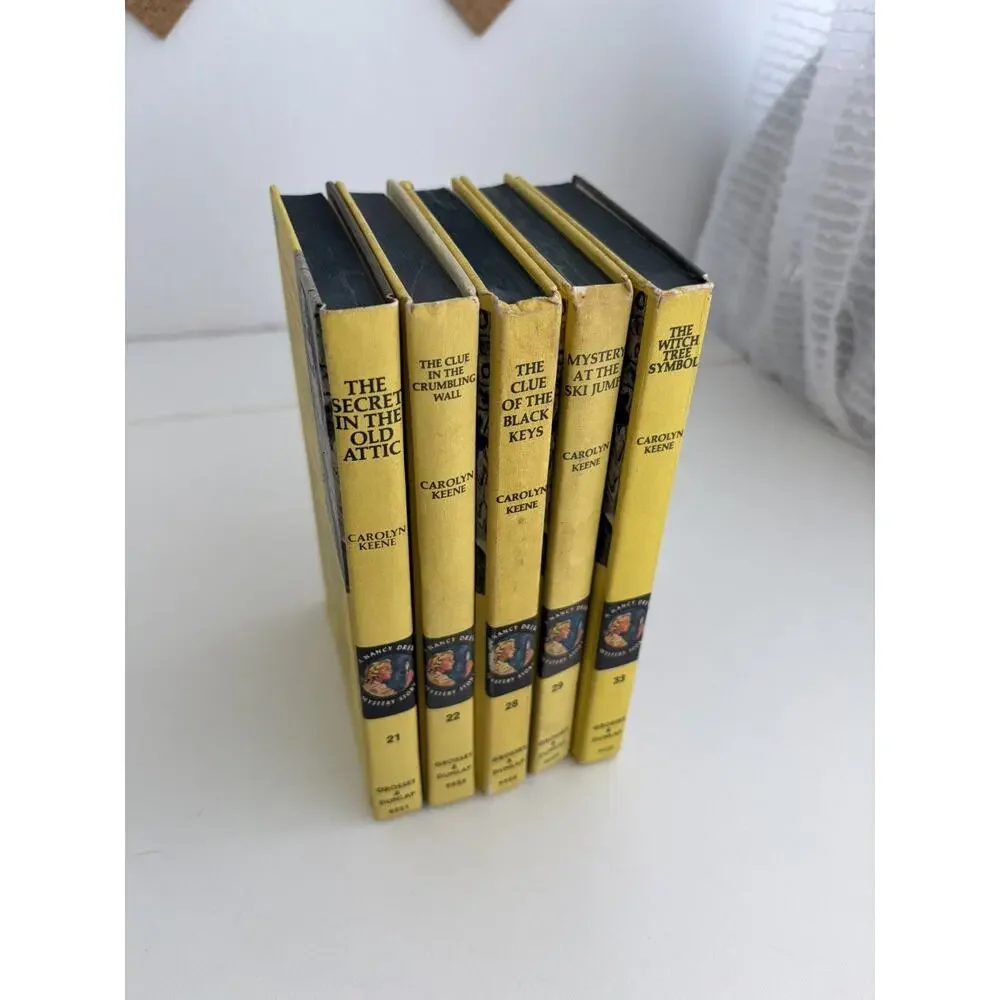 Lot 5 Nancy Drew Yellow Hardcover 40’s & 50s #21, 22, 28, 29, 33 Carolyn Keene